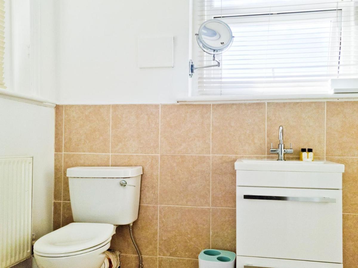 Apartamento Pass The Keys Wimbledon Hideaway Londres Exterior foto