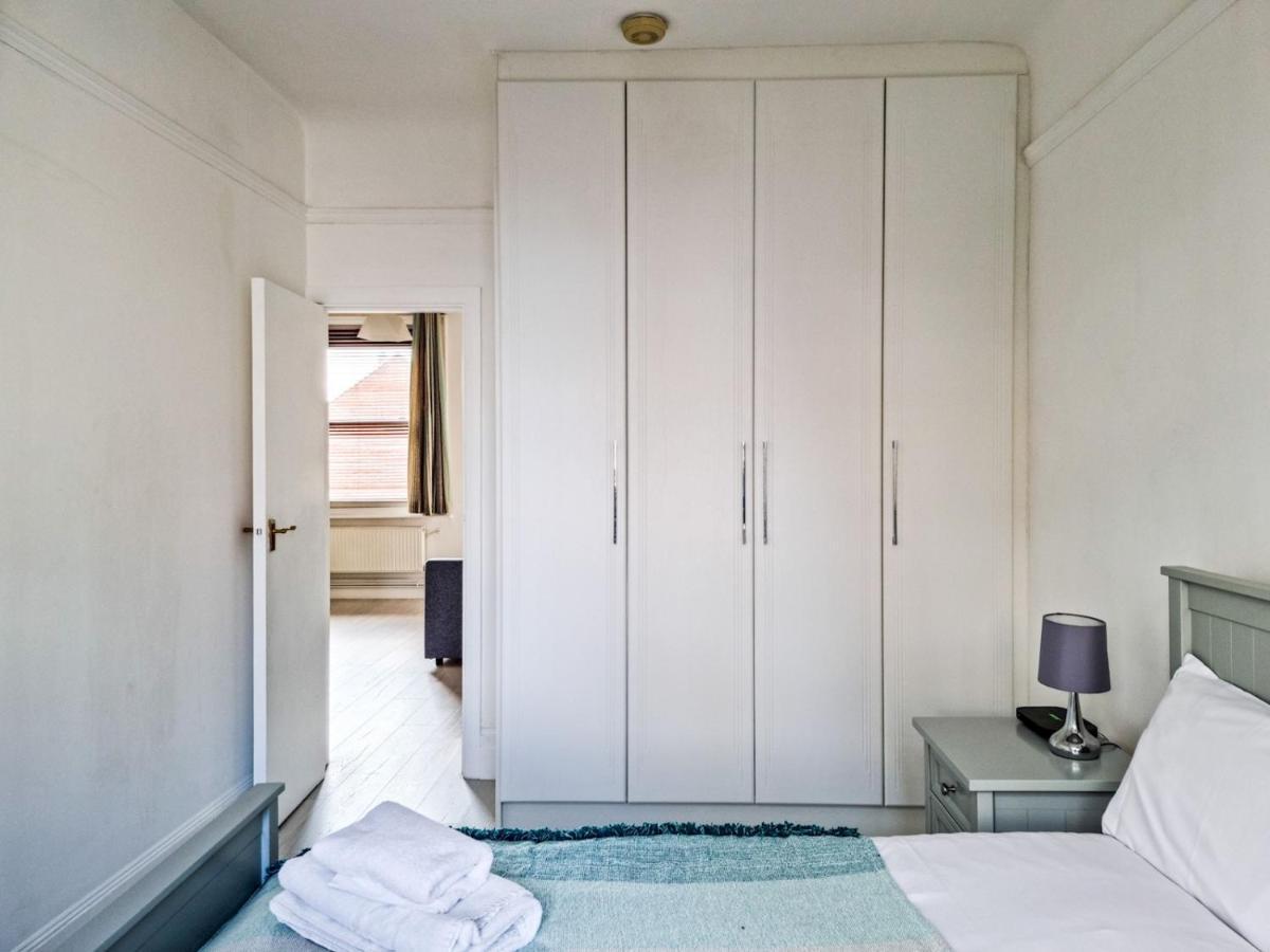 Apartamento Pass The Keys Wimbledon Hideaway Londres Exterior foto