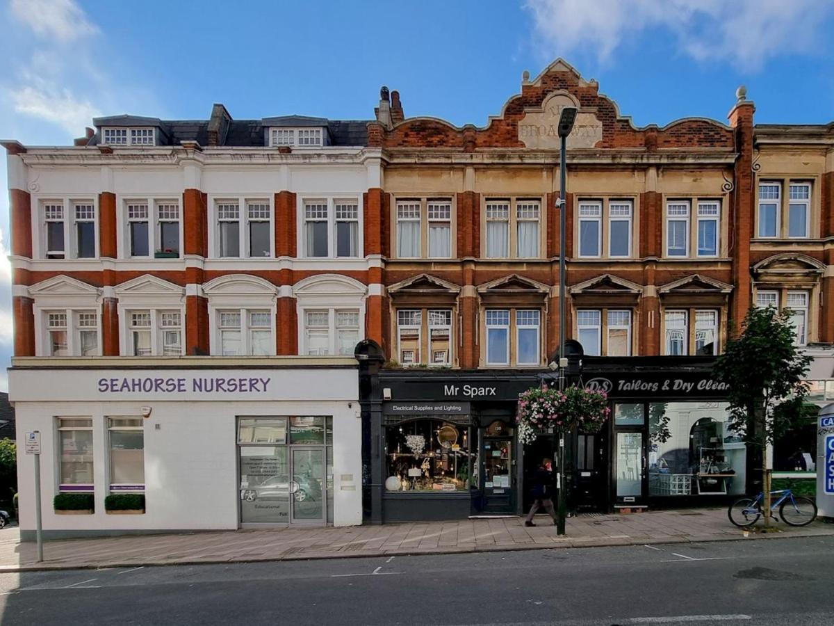 Apartamento Pass The Keys Wimbledon Hideaway Londres Exterior foto