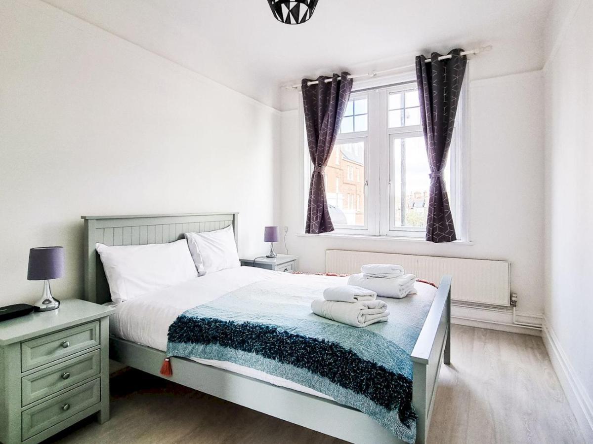 Apartamento Pass The Keys Wimbledon Hideaway Londres Exterior foto