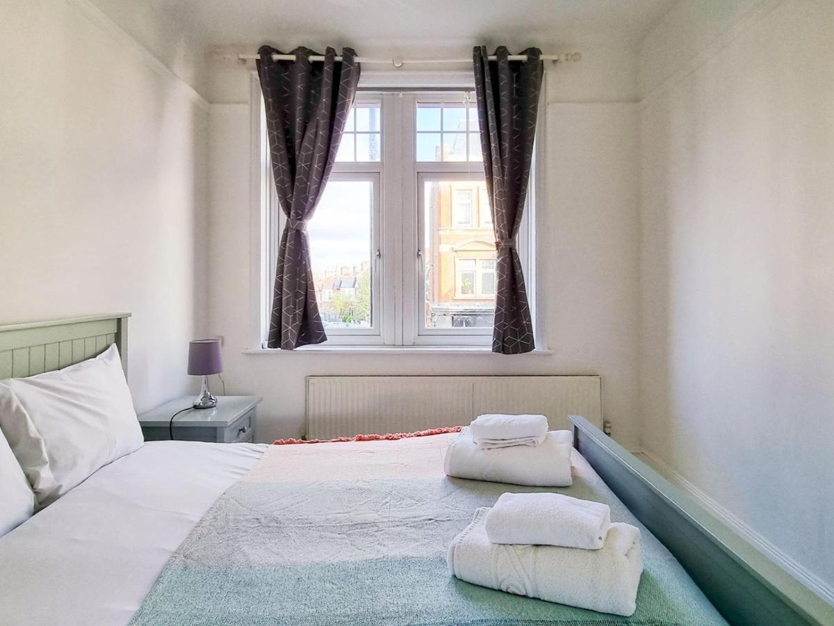 Apartamento Pass The Keys Wimbledon Hideaway Londres Exterior foto