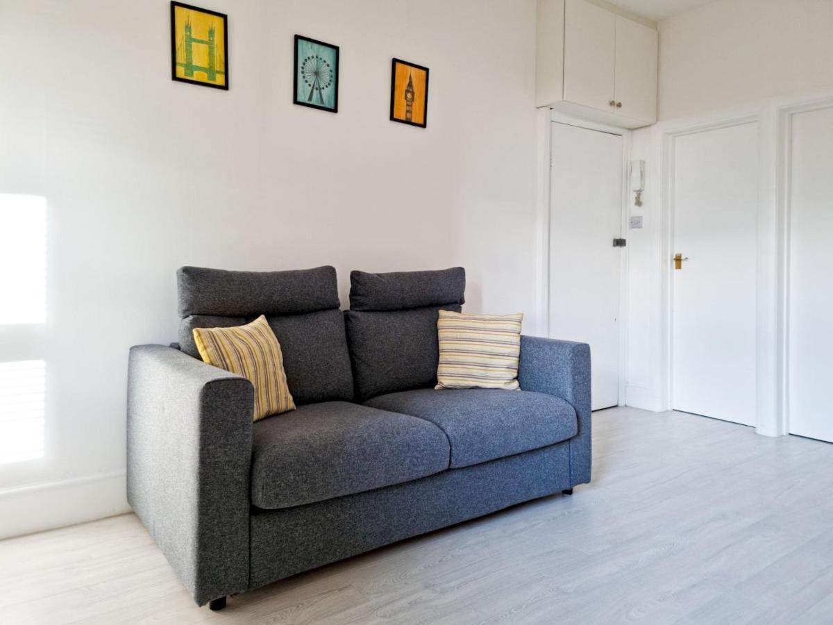 Apartamento Pass The Keys Wimbledon Hideaway Londres Exterior foto