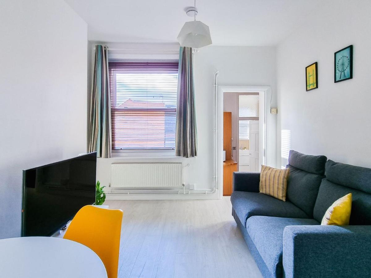 Apartamento Pass The Keys Wimbledon Hideaway Londres Exterior foto