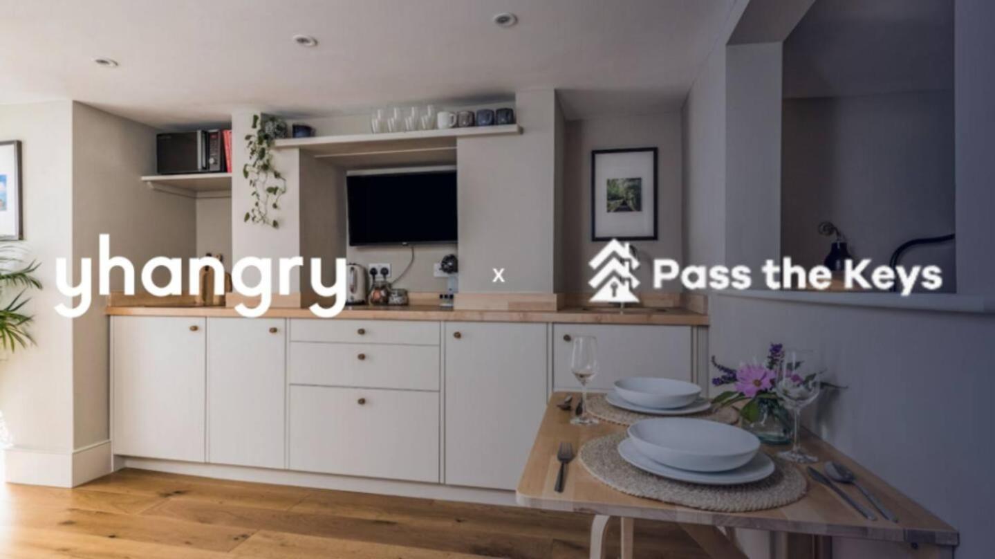 Apartamento Pass The Keys Wimbledon Hideaway Londres Exterior foto